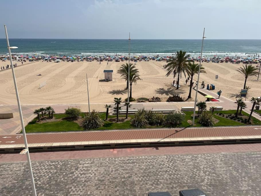 Apartamento 1ª Linea De Playa - Con Piscina Y Parking Playa de Gandia エクステリア 写真