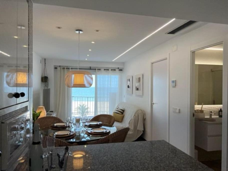 Apartamento 1ª Linea De Playa - Con Piscina Y Parking Playa de Gandia エクステリア 写真