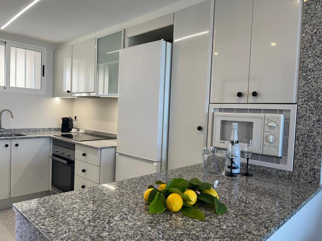 Apartamento 1ª Linea De Playa - Con Piscina Y Parking Playa de Gandia エクステリア 写真